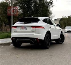 جاكوار إي- بيس